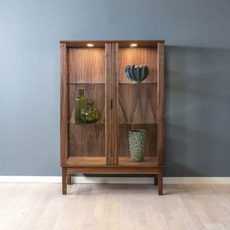 Klim Furniture Vitrineskab V302 - valnød olie